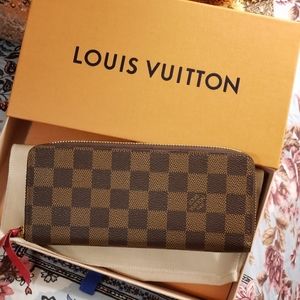 🚫SOLD🚫LV Clemence Wallet